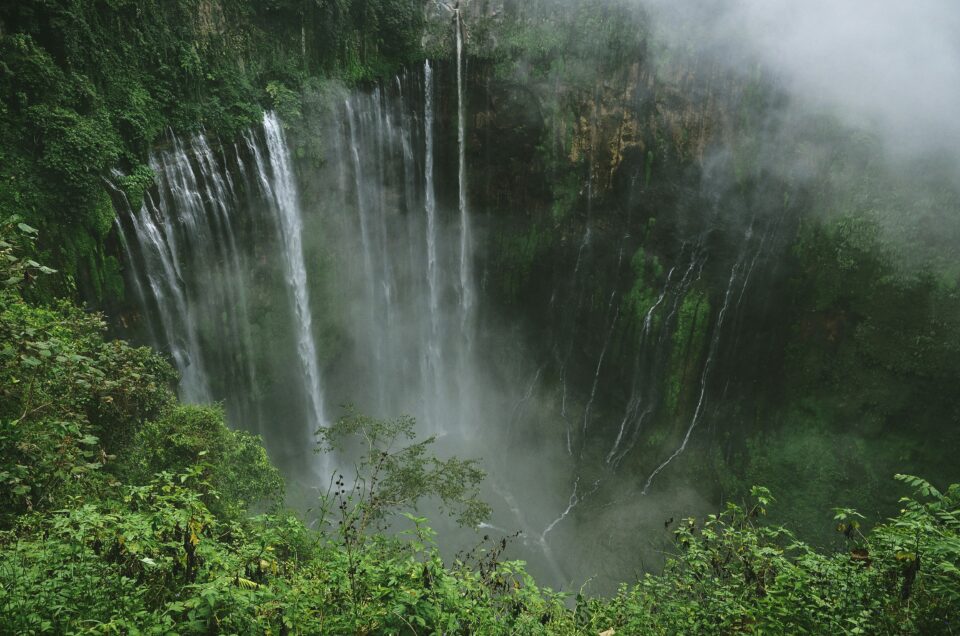 Air terjun Tumpak Sewu Lumajang wisata alam terbaik