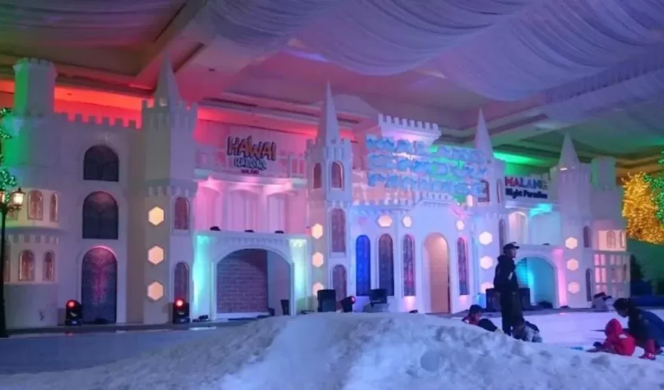 Malang Snow Paradise Lagi Viral di TikTok, Yuk Intip Keseruannya!