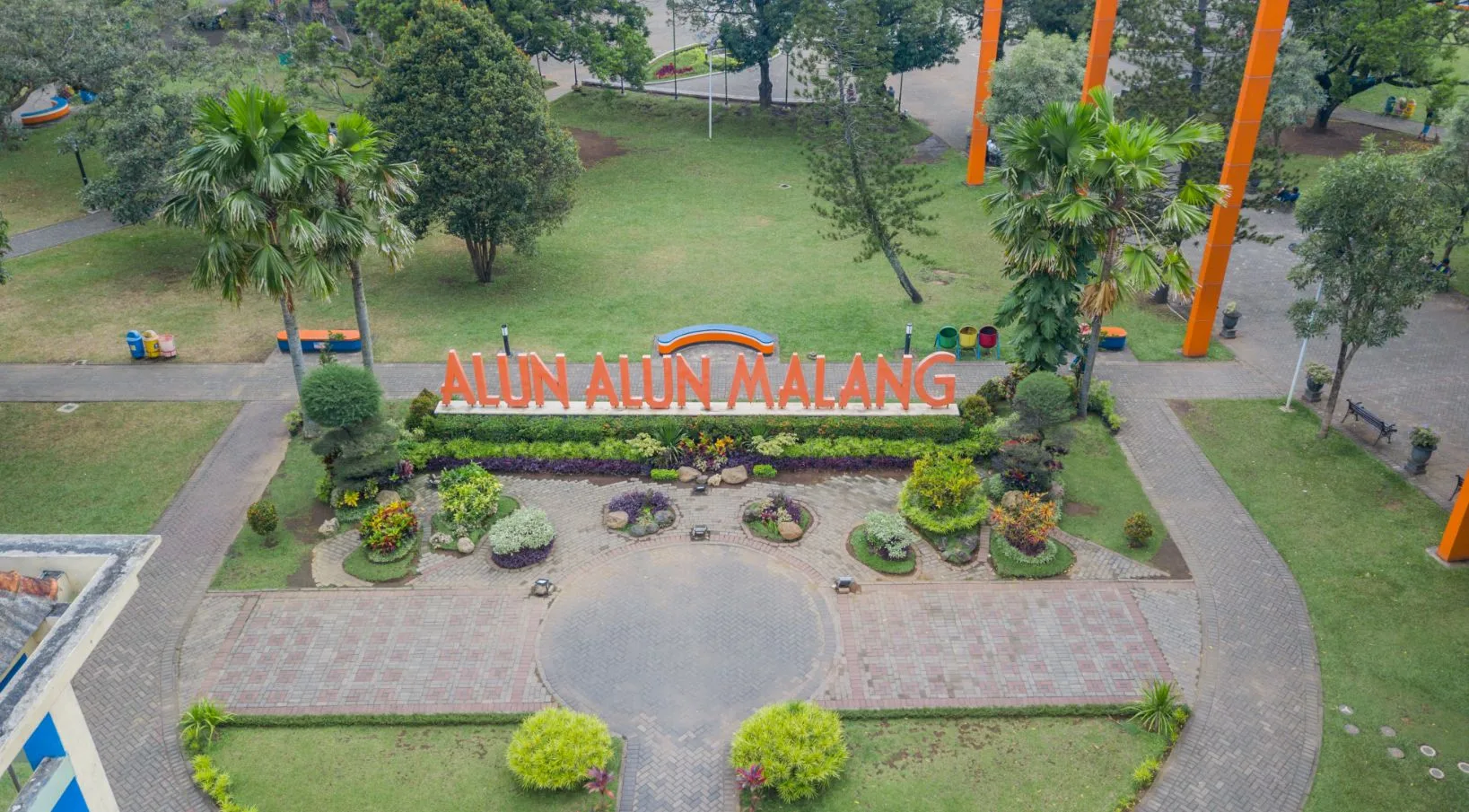 Alun-Alun Kota Malang Bikin Betah, Spot Santai Semua Kalangan