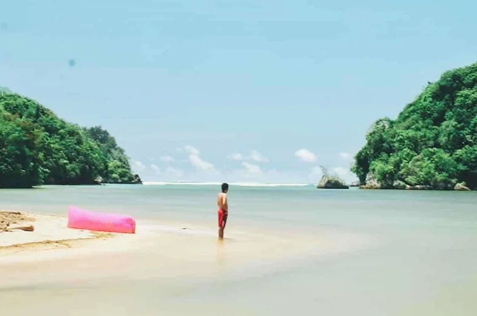 Tiket Masuk Pantai Clungup, Murah untuk Semua Wisatawan