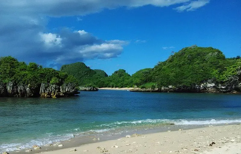 Jam Buka Pantai Clungup, Jangan Sampai Salah Waktu
