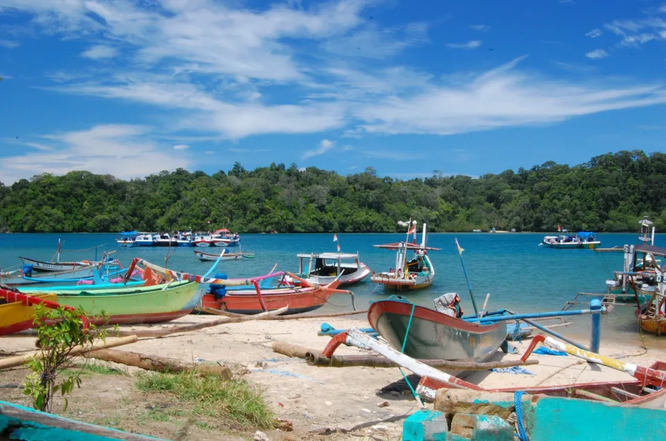 Sejarah Pantai Sendang Biru, Kisah Nelayan yang Menarik